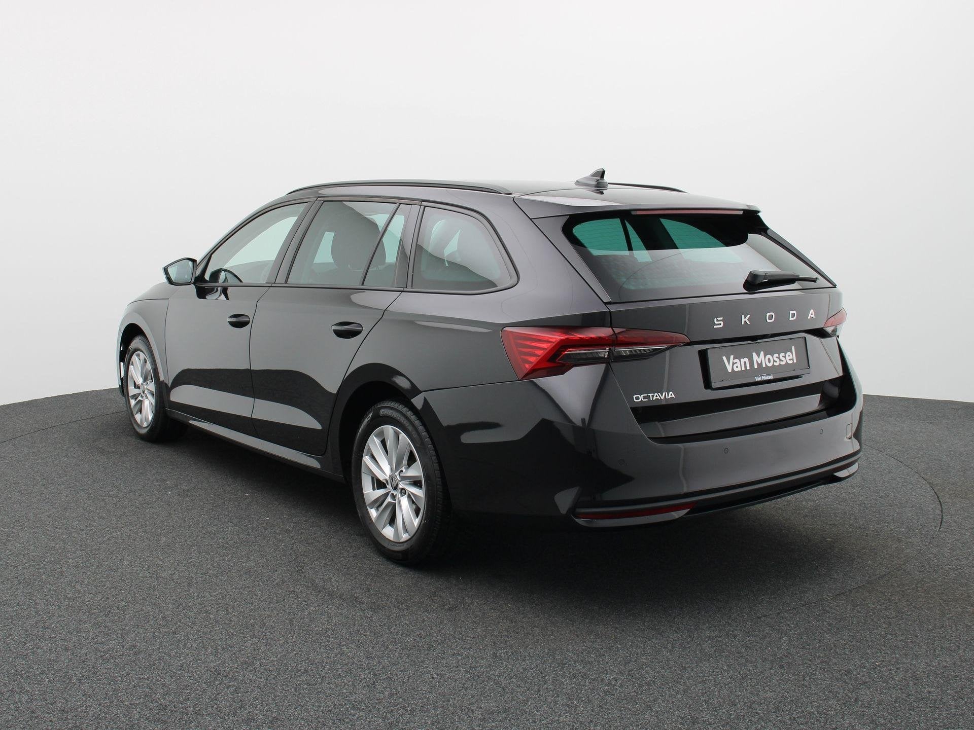 Skoda Octavia Combi 1.5 TSI eTec 110kW DSG7 SELECTION | Came, Auto's, Skoda, Stof, 4 cilinders, Parkeersensor, Zwart