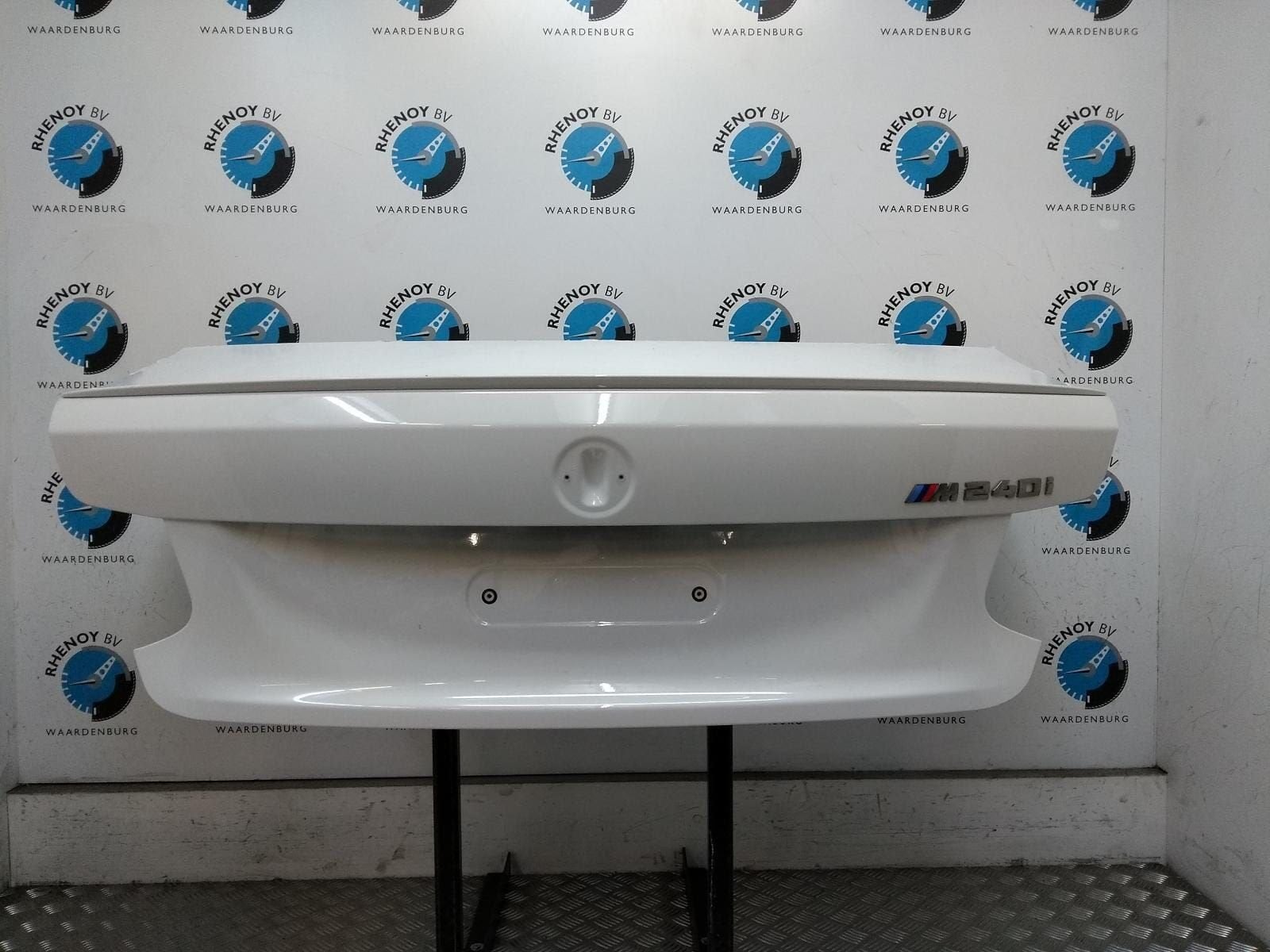 Kofferklep achterklep F22 Coupe met M spoiler, -, ARN reconnu, Haillon arrière, Utilisé