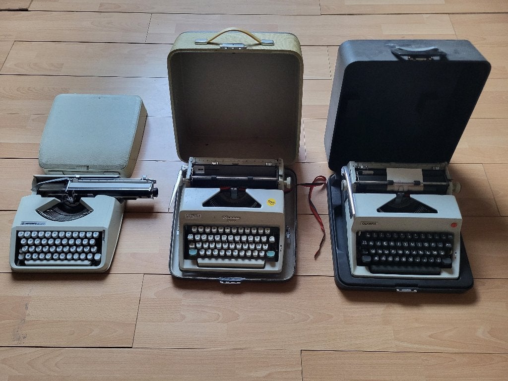 3x typmachine Olympia & Hermes, Divers, Machines à écrire, Enlèvement, Utilisé