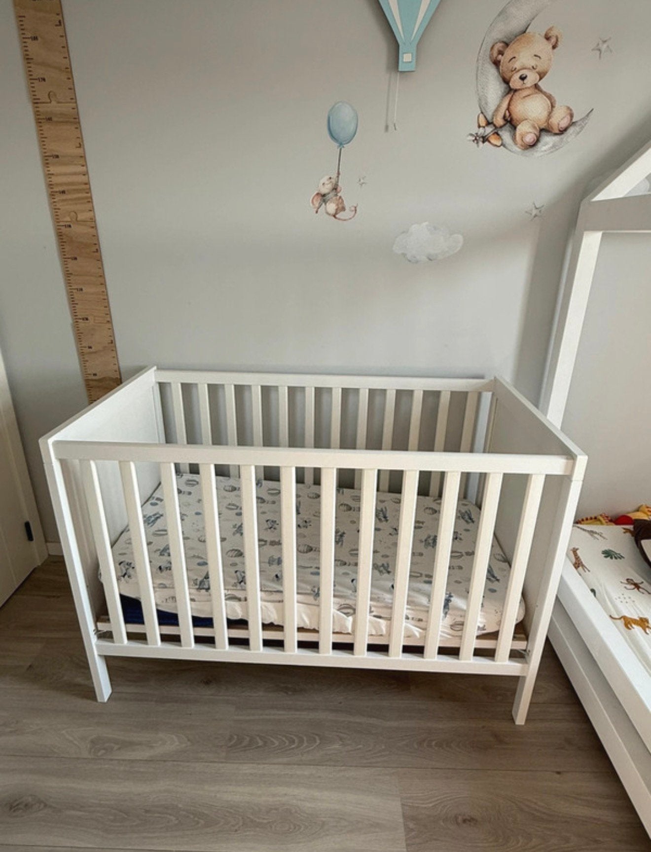 Sundvik babybed te koop, Kinderen en Baby's, Babywiegjes en Ledikanten, Ophalen, Gebruikt, Ledikant
