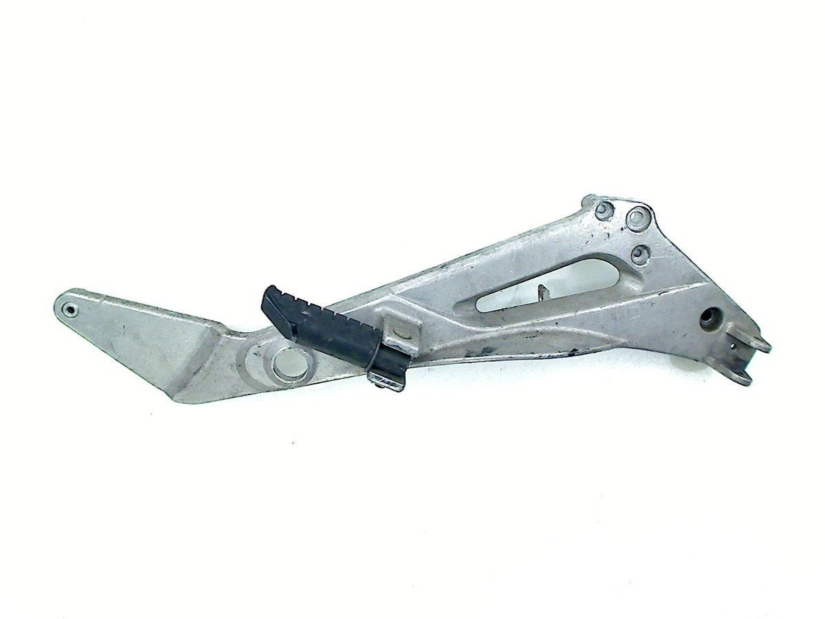 REPOSE PIEDS AVANT DROIT Honda (50600-MBL-610), Dhr. S. di Majo, Utilisé, Info@cama-motorparts.nl, P.J. Troelstraweg 8 8
3144 CX  MAASSLUIS, NL