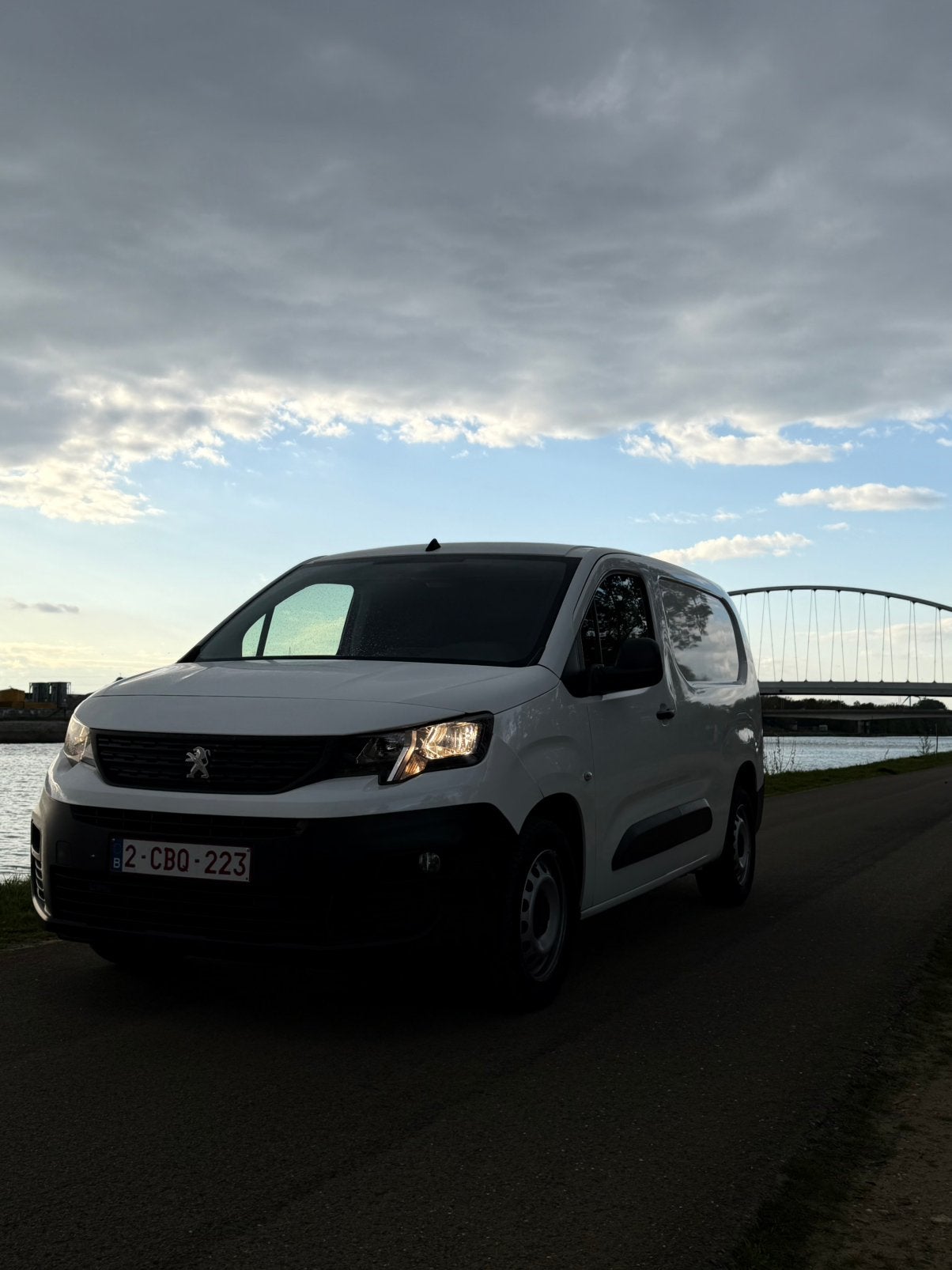 Peugeot Partner L2 Heavy Premium 1.5 BlueHDi 100pk, ✅GEKEURD, Auto's, Voorwielaandrijving, Stof, 4 cilinders, Bedrijf
