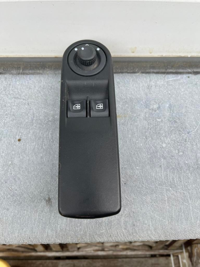interrupteur lève-vitre avant gauche Renault Clio IV., Enlèvement, Renault