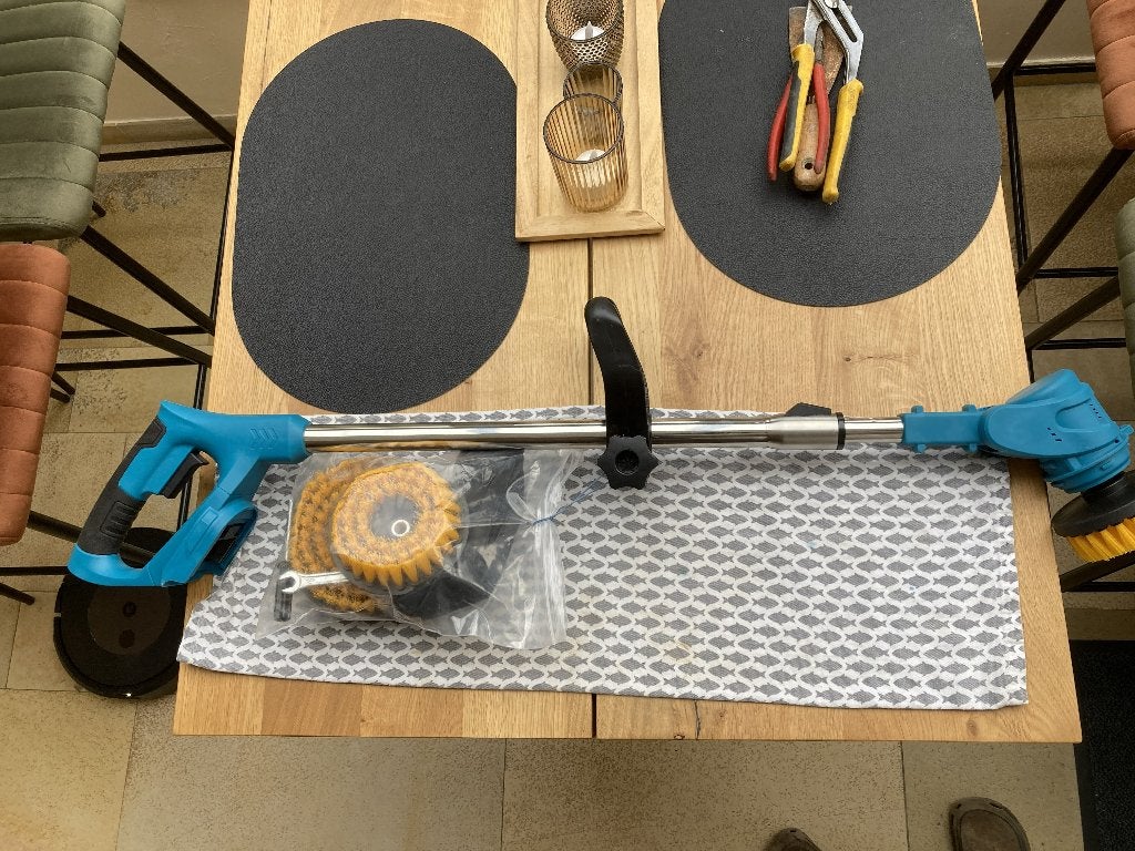 Borstelmachine roterend nieuw op Makita batterij, Tuin en Terras, Veegmachines, Ophalen, Nieuw