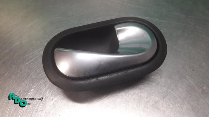 Poignée portière 4portes avant droite d'un Renault Megane, Renault, -, 3 mois de garantie, Utilisé