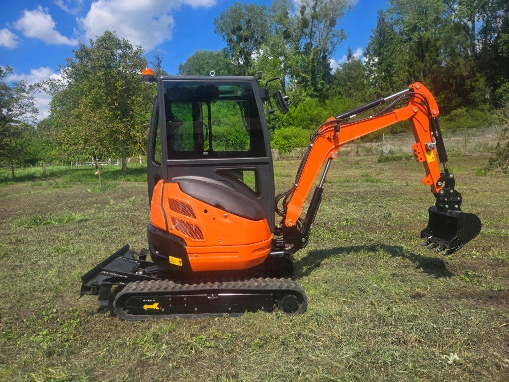 MINI PELLE NEUVE 2000 KG AVEC CABINE KUBOTA, Articles professionnels, Machines & Construction | Grues & Excavatrices, Enlèvement