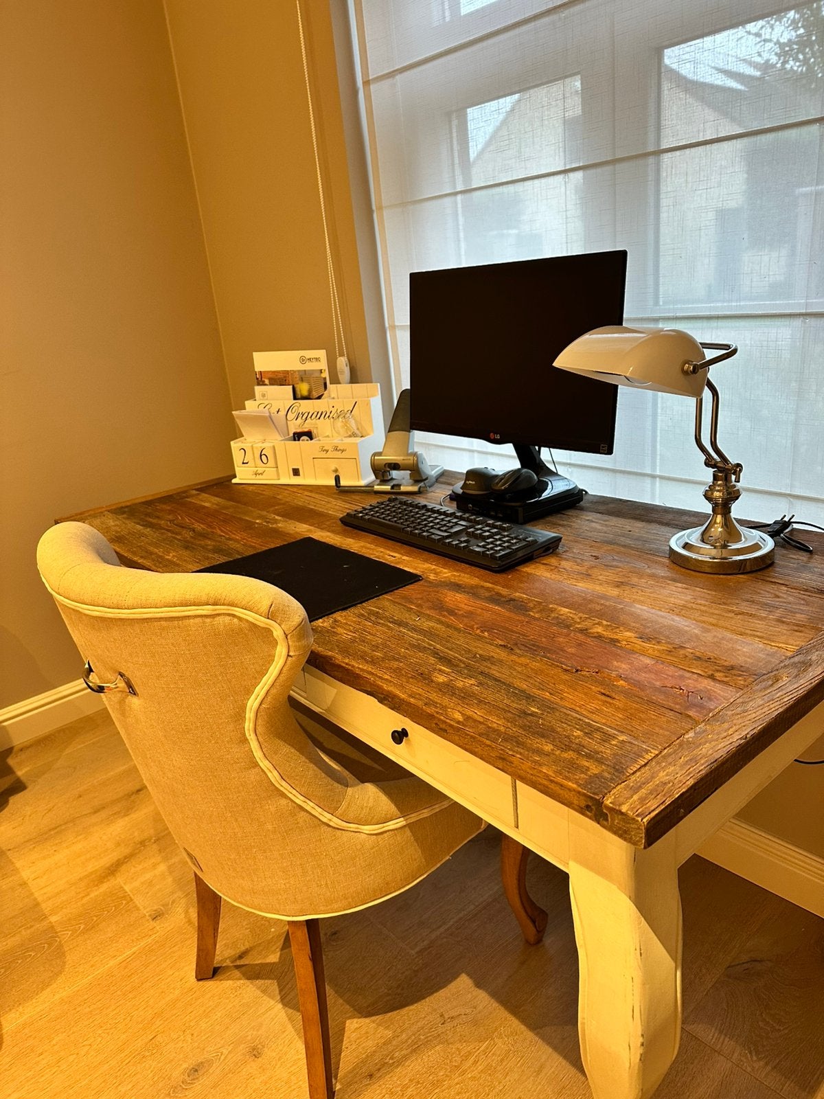 Landelijke bureau /tafel riviera maison met stoel, Huis en Inrichting, Ophalen, Zo goed als nieuw
