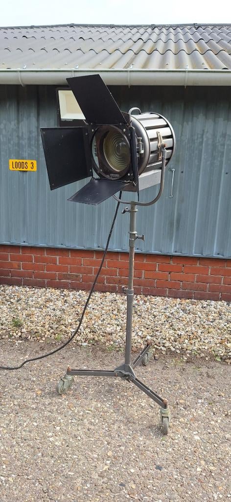 Industriële filmlamp, theaterspot Mole Richardson type 410., Huis en Inrichting, Ophalen, Gebruikt, Glas, 150 tot 200 cm