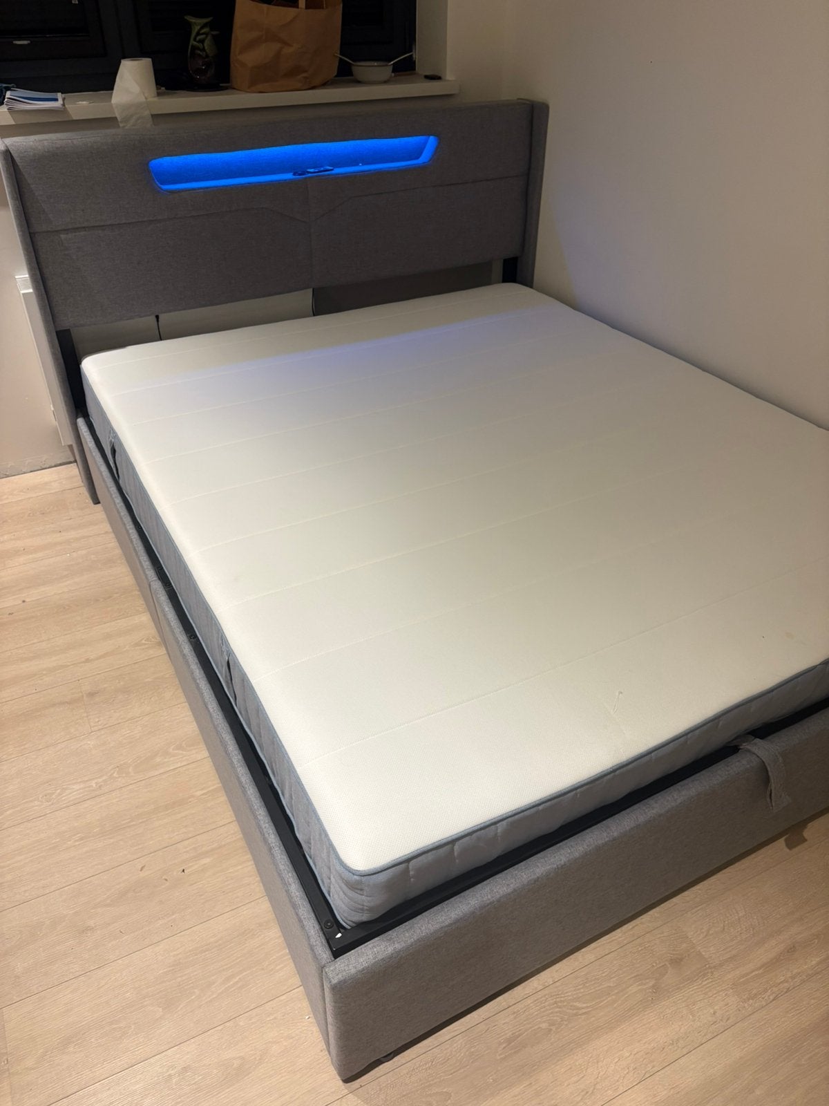 Bedframe, Maison & Meubles, Gris, Klassiek, Comme neuf, Enlèvement
