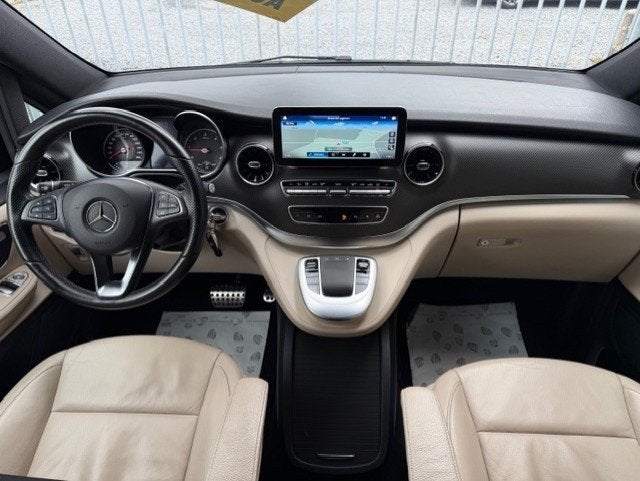 Mercedes V 300d AUTOMAAT dubbelcabine AMG PACK 79 000 km !, Auto's, Automaat, Dealer onderhouden, 1995 cc, Zwart