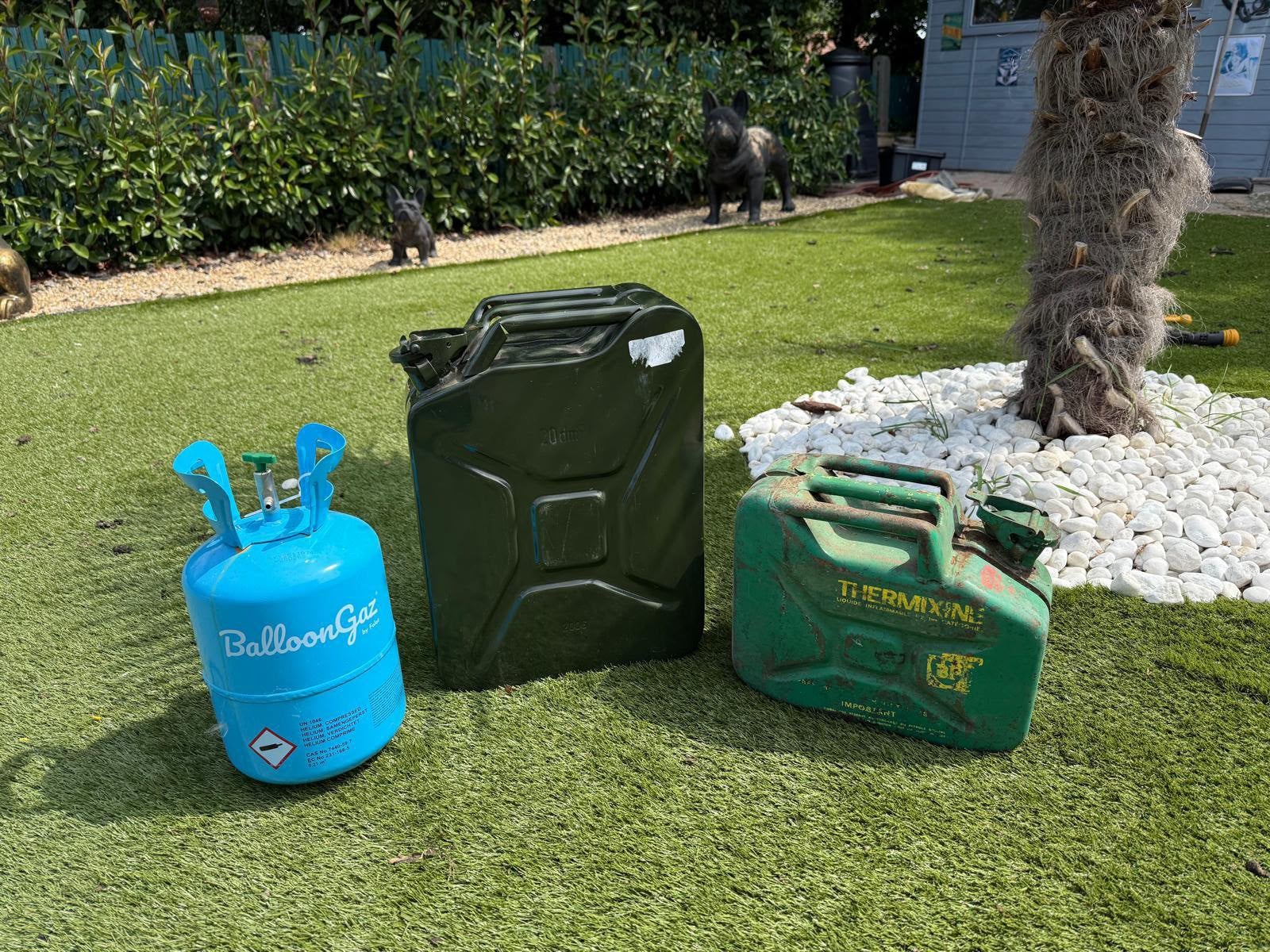 Gezocht: lege heliumgasbidons / metalen jerrycans, Ophalen, Gebruikt