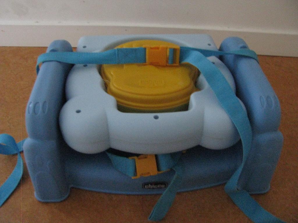 Chicco kinderstoel, Kinderen en Baby's, Kinderstoelen, Ophalen, Gebruikt, Inklapstoel, Gordel(s)