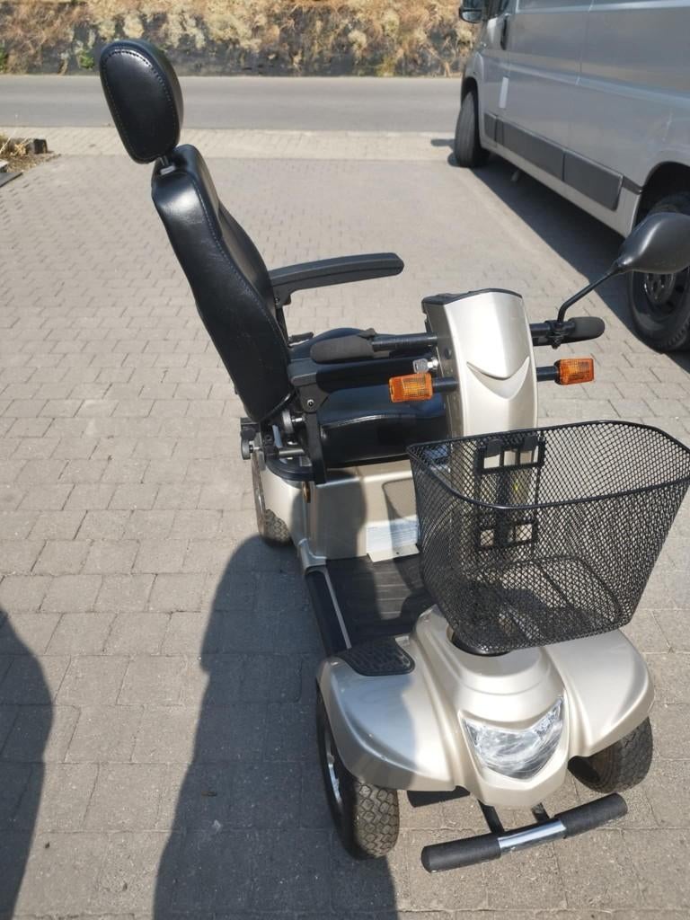 1 Trottinette Vermeiren Ceres 4 Deluxe grise avec chargeur, Enlèvement, Utilisé, Fauteuil roulant électrique