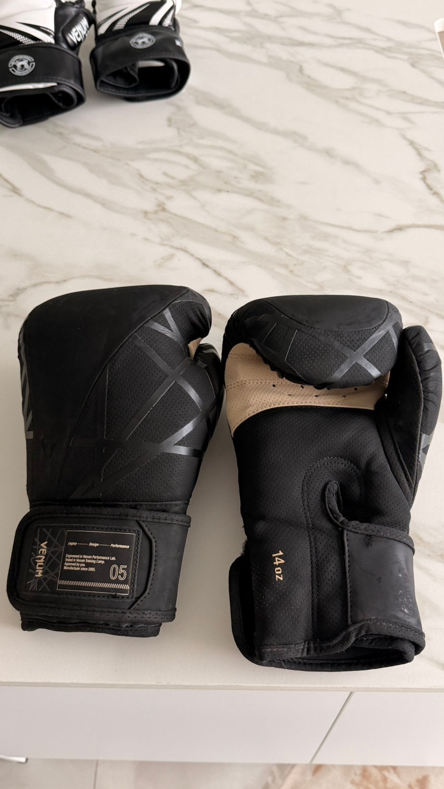 Gants Venum 14 oz, Sports & Fitness, Enlèvement ou Envoi, Comme neuf, Gants de boxe