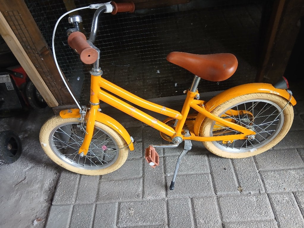 Kinderfietsje, Fietsen en Brommers, Ophalen of Verzenden, Zo goed als nieuw, Terugtraprem, B-twin decathlon