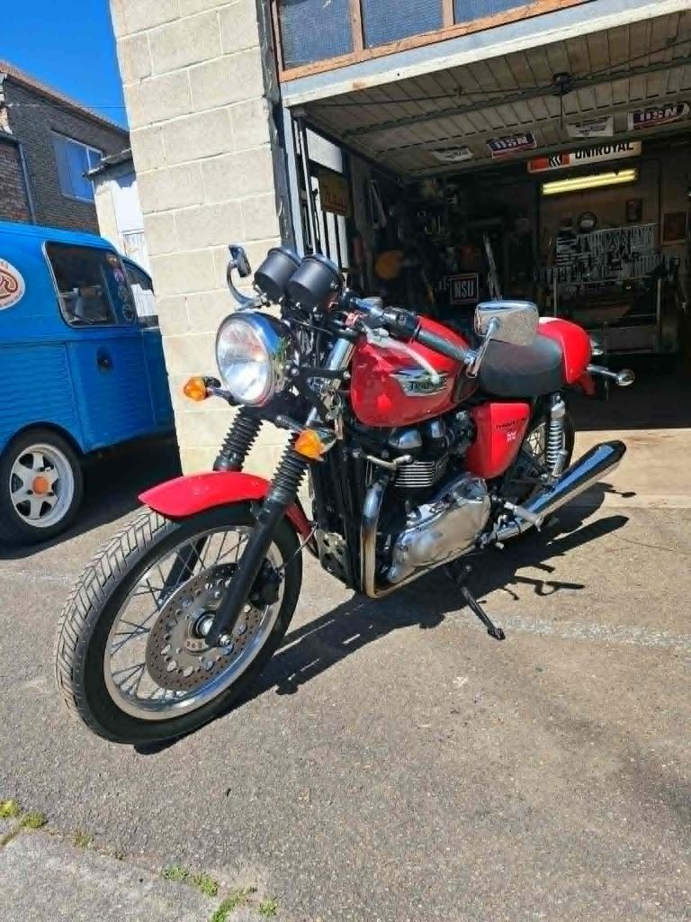 Triumph Thruxton 2010 - 4.700 km, Motoren, 2 cilinders, Sportuitlaat, Occasion, Particulier