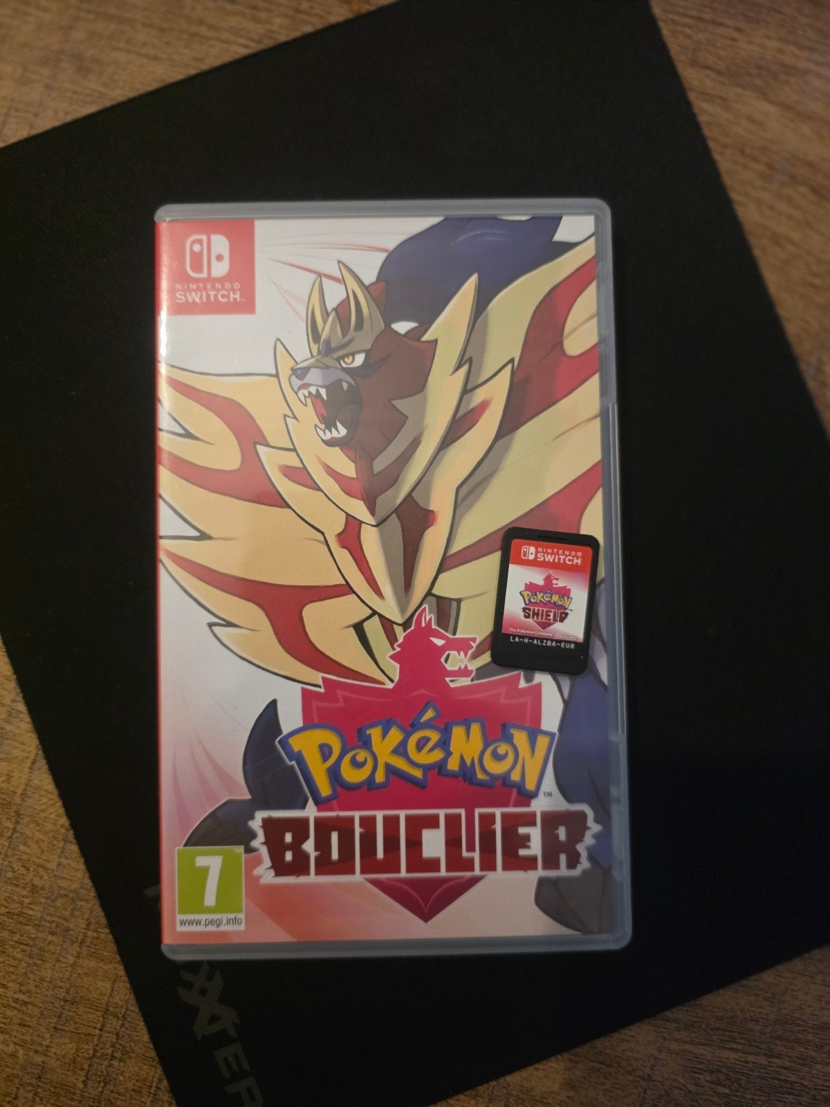 Pokémon Shield (Bouclier) pour Nintendo Switch, Enlèvement ou Envoi, Comme neuf, À partir de 7 ans