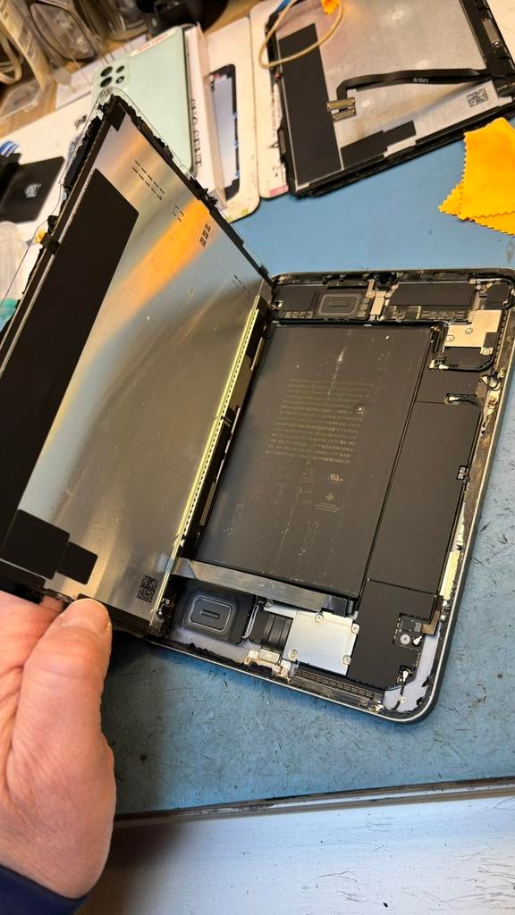 iPhone Repair, Ophalen