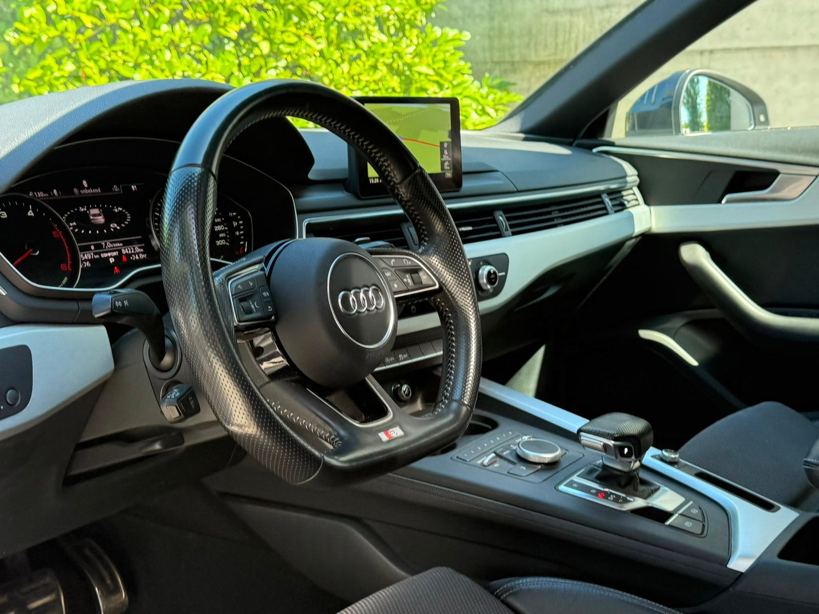 Audi A4 2.0 TDi S Line Pano Automaat Xenon Full 2016 190pk, Auto's, Automaat, Bedrijf, Te koop, Parkeersensor
