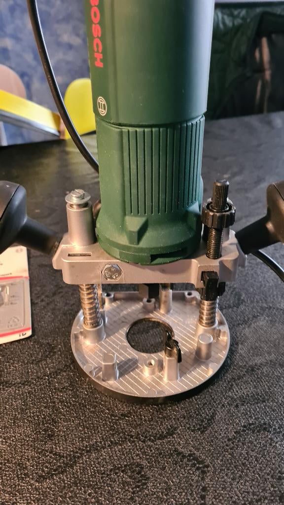 bovenfrees Bosch, Doe-het-zelf en Bouw, Ophalen, Zo goed als nieuw, Bovenfrees, Bosch
