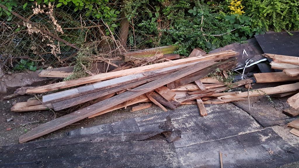 Pile de bois de chauffage ou de bricolage, bois de pin, Bricolage & Construction, Planche, Utilisé, Pin, 300 cm ou plus