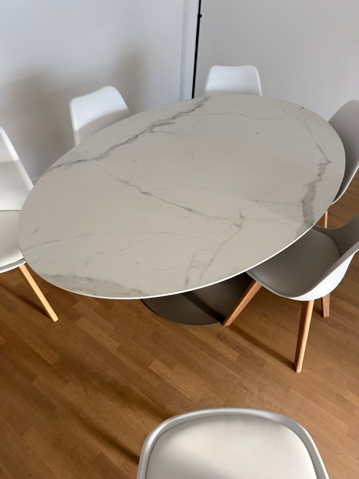 Oval pedestal table & 6 chairs, Maison & Meubles, 150 à 200 cm, Cinq personnes ou plus, Comme neuf, Synthétique