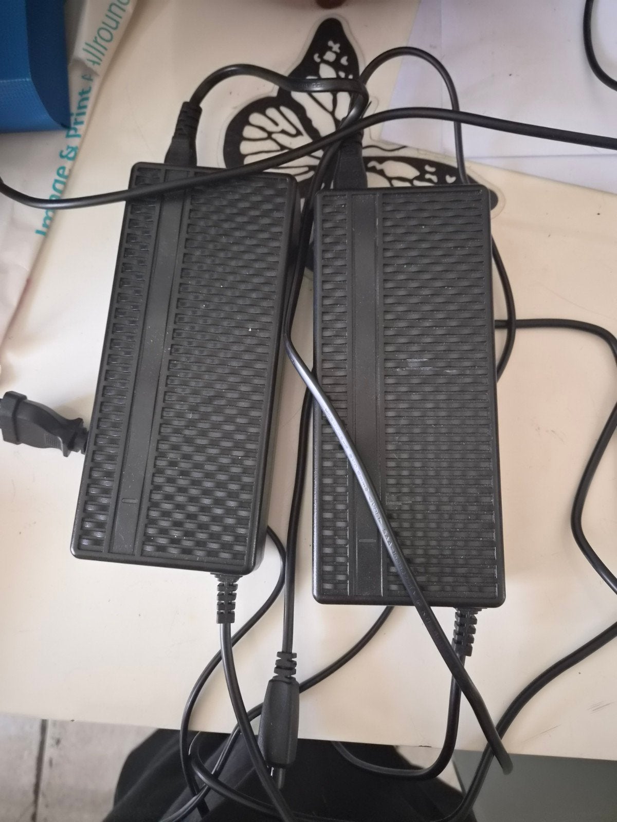 Je vends 2 chargeur de trottinette augment  premier modèle, Enlèvement, Utilisé, Augment