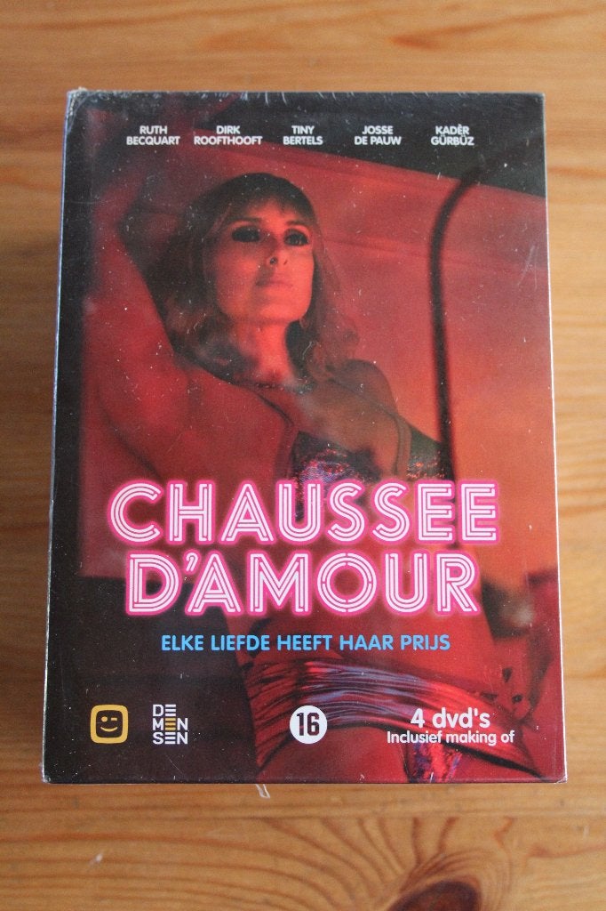 Chaussée d'amour    Knap Vlaamse dramaserie!    nieuw!, CD & DVD, DVD | TV & Séries télévisées, Drame, À partir de 16 ans, Neuf, dans son emballage