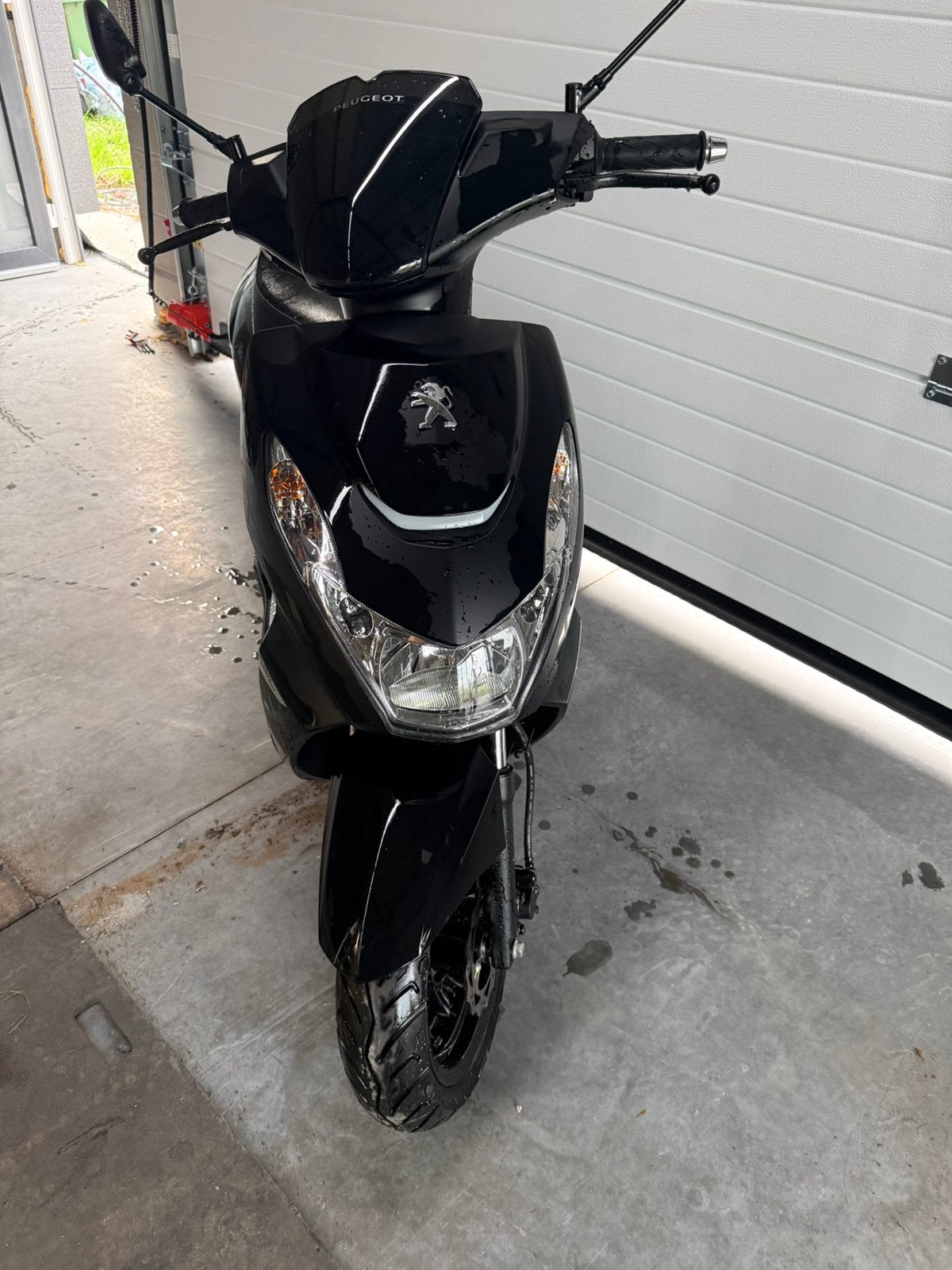 Peugeot kisbee b klasse 32 km op de teller, Fietsen en Brommers, Ophalen, Zo goed als nieuw