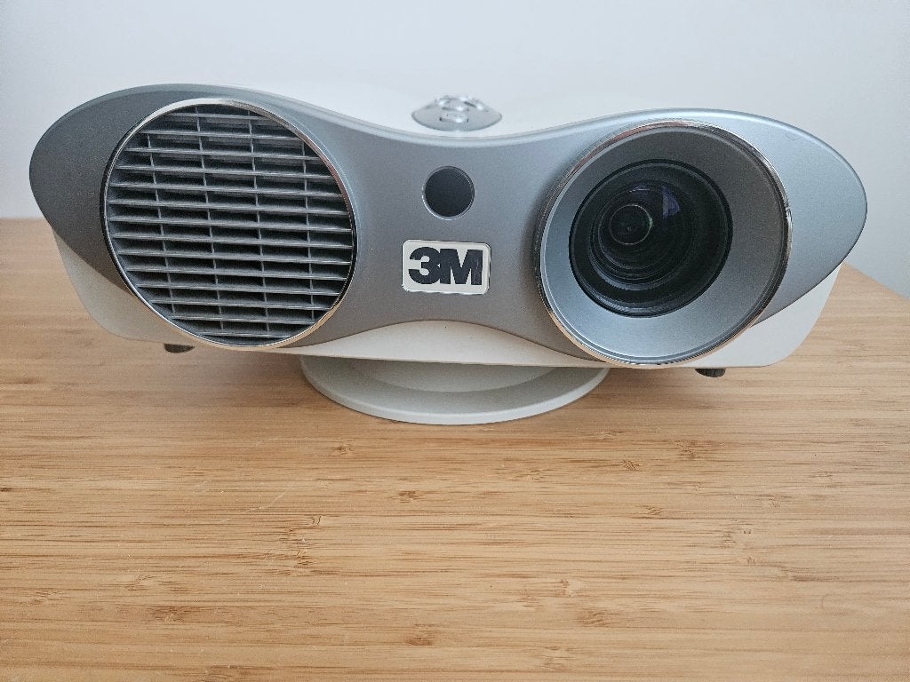 Projecteur 3M, Collections, Enlèvement, 1980 à nos jours, Projecteur