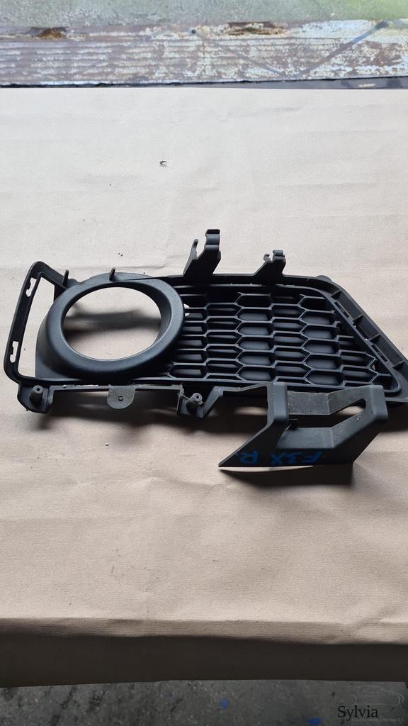 Bumper rooster mistlamp rechts BMW 3 serie F30 F31 511180626, Gebruikt, -, -, Ophalen of Verzenden