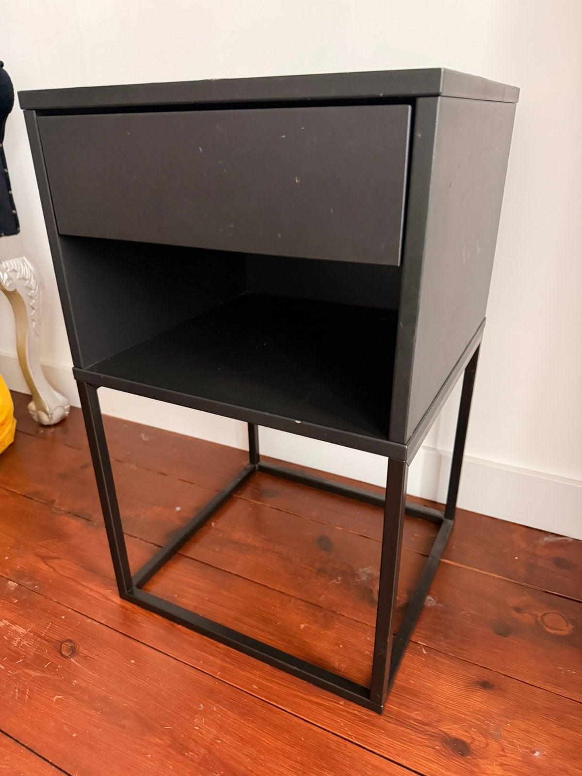 2x zwarte nachtkastjes, Ophalen, Gebruikt, 55 tot 70 cm, 45 tot 65 cm