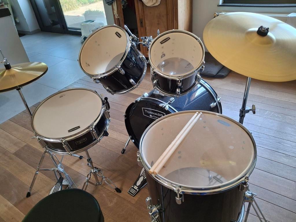 Kit de batterie Tornado avec siège libre, Enlèvement, Comme neuf