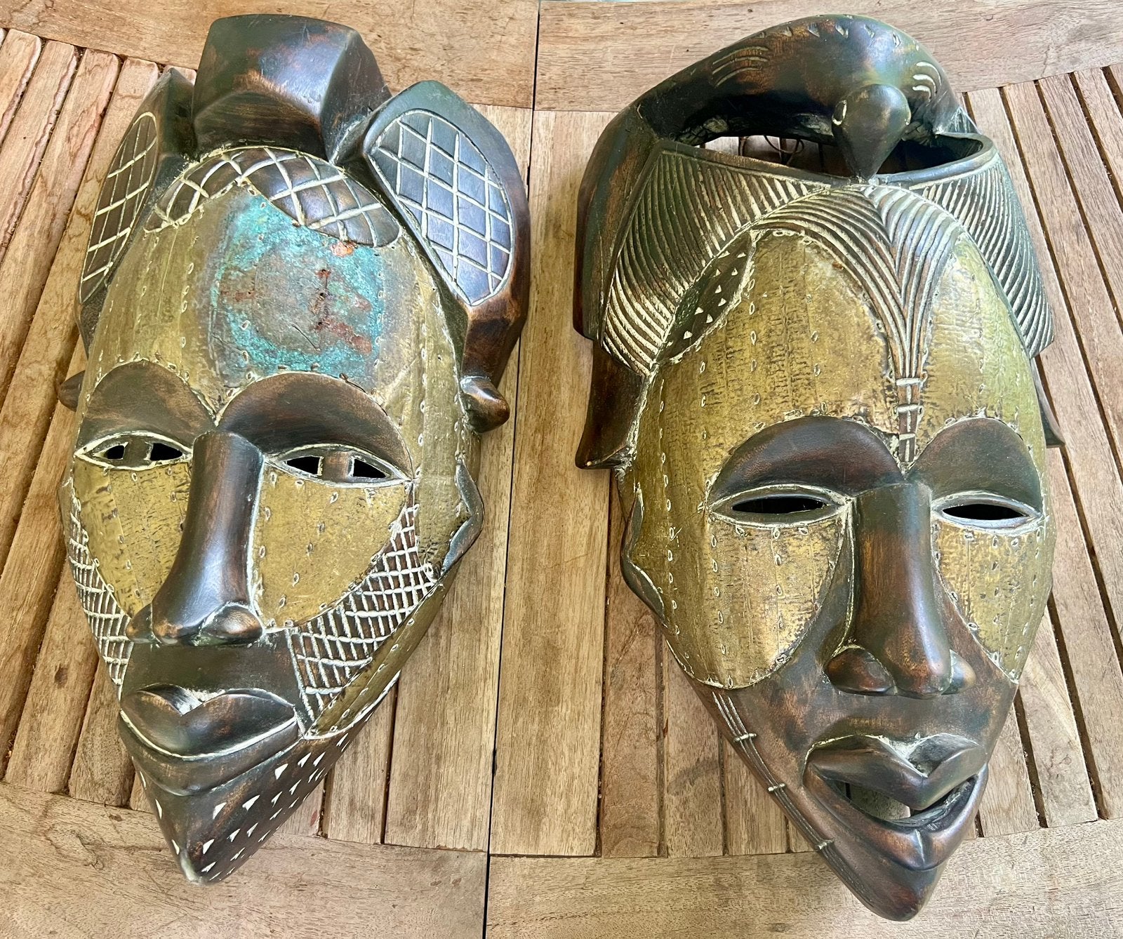 Set van 2 Vintage Afrikaanse Maskers - Hout & Messing, 38 cm, Afrika, Masker, Meerkleurig