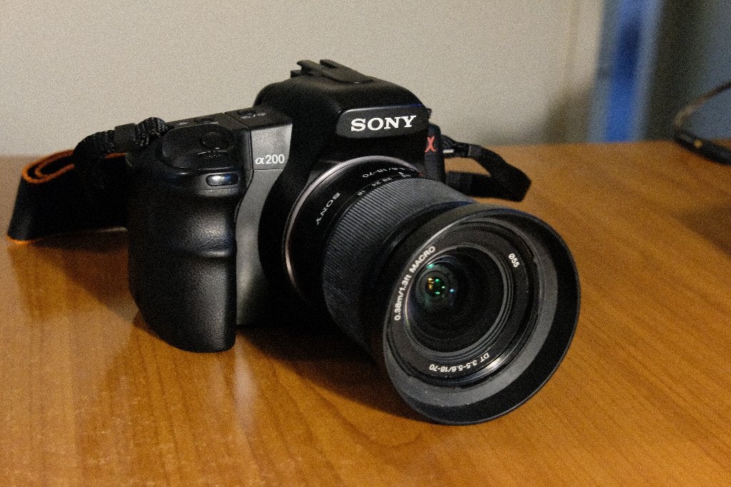 Sony Alpha a200, TV, Hi-fi & Vidéo, Appareils photo numériques, Enlèvement ou Envoi, Moins de 4 fois, Pare-soleil, Stabilisation d'image