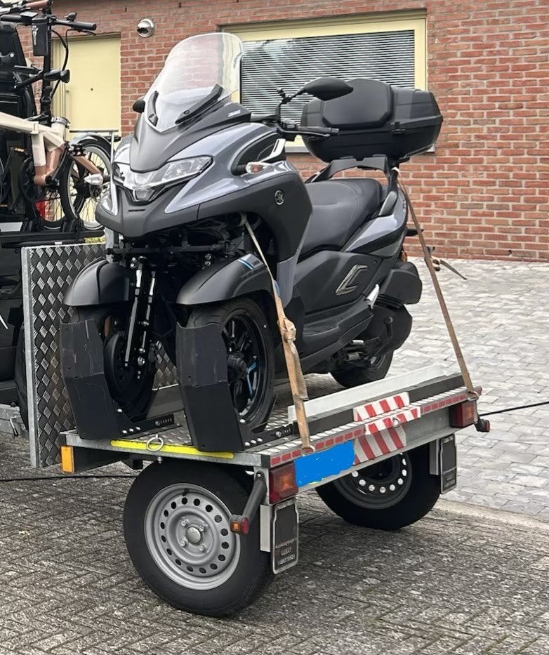 motoraanhanger voor camper of minibus, Ophalen, Zo goed als nieuw