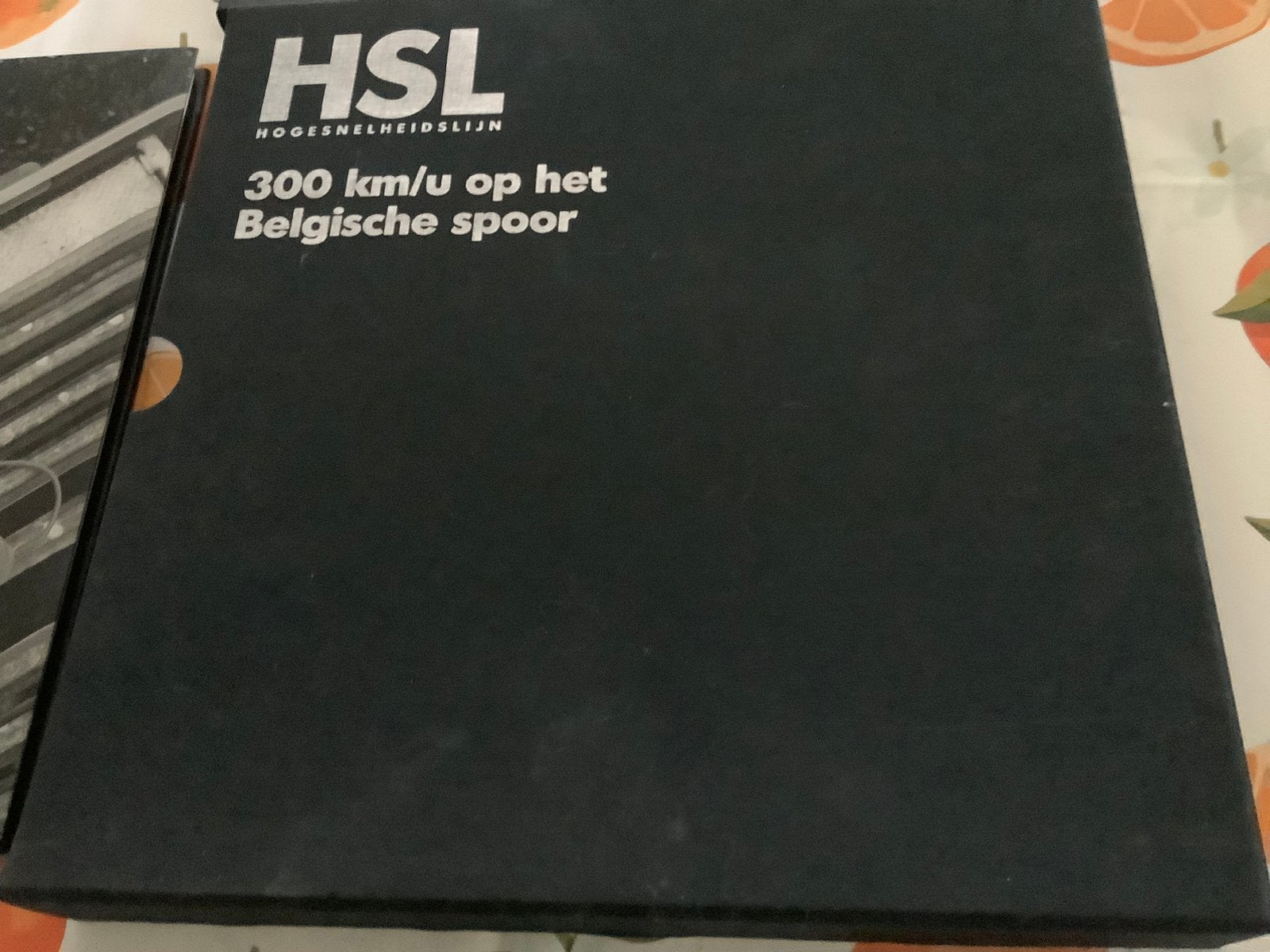 Infrabel 300km/h op het Belgische spoor, set 2 boeken, Boeken, Vervoer en Transport, Ophalen, Zo goed als nieuw, Trein