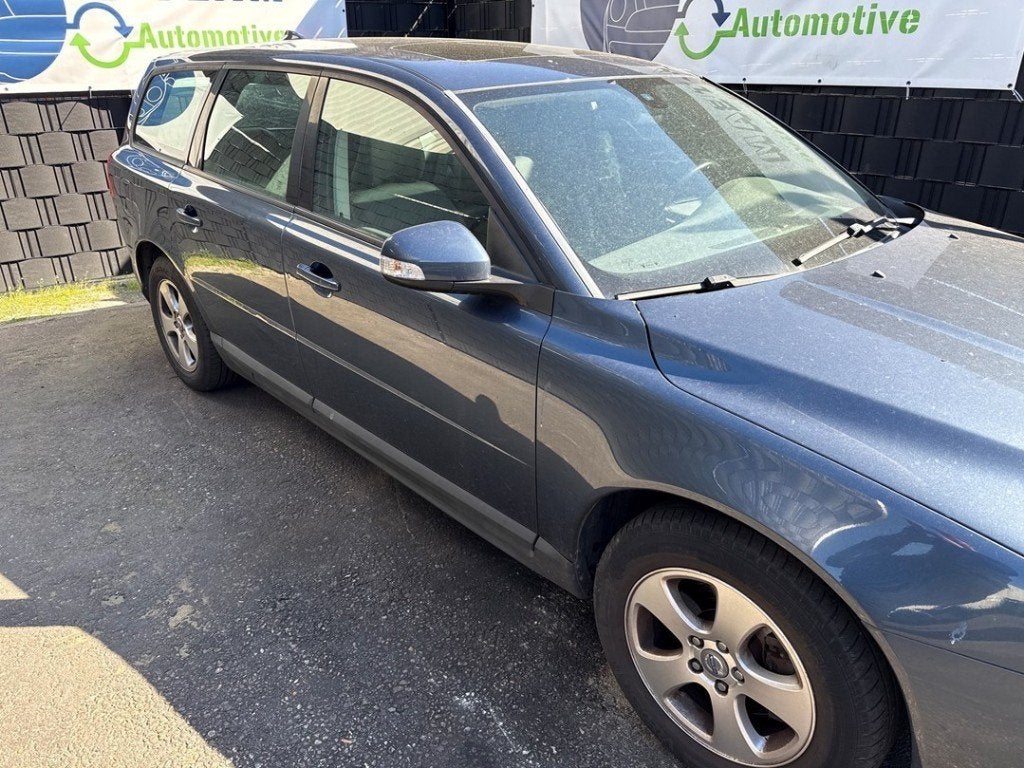 AILE AVANT DROITE Volvo V70 (BW) (|31294001|), Info@volvocars.com, Garde-boue, Volvo Car Germany GmbH, Avant