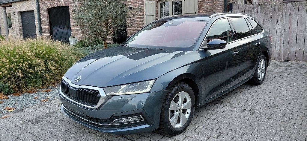 Skoda Octiavia 1.5TSI DSG eTec 150pk Clever / Herstdeal, Autos, Argent ou Gris, Achat, Entreprise, Entretenue par le concessionnaire
