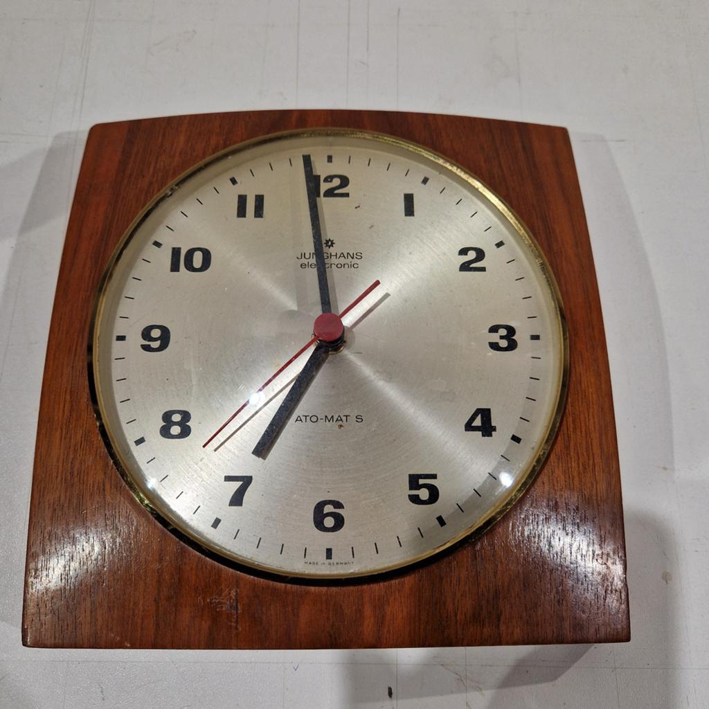 Junghans Ato - Mat S wandklok , messing en teakhout, Ophalen of Verzenden