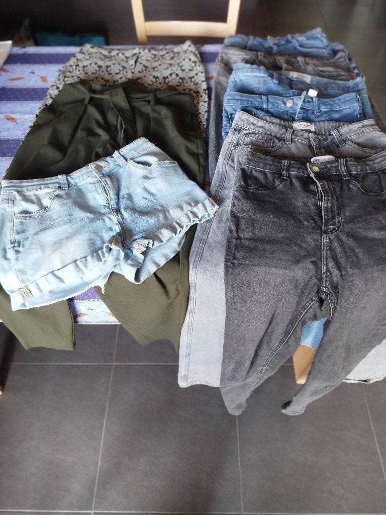8 broeken en 1 short, 9 stuks voor 4 euro, Ophalen, Gedragen, Maat 36 (S), Blauw
