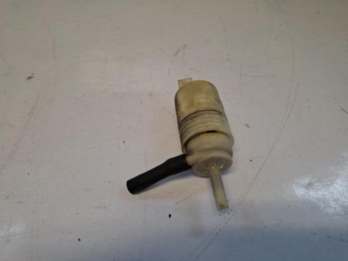Ruitensproeierpomp voor van een Volkswagen Golf, Gebruikt, -, Volkswagen, -