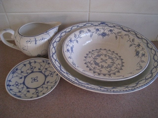 Set Boch servies, 4 st : 2x diepe schaal, ondertas,melkkan, Ophalen