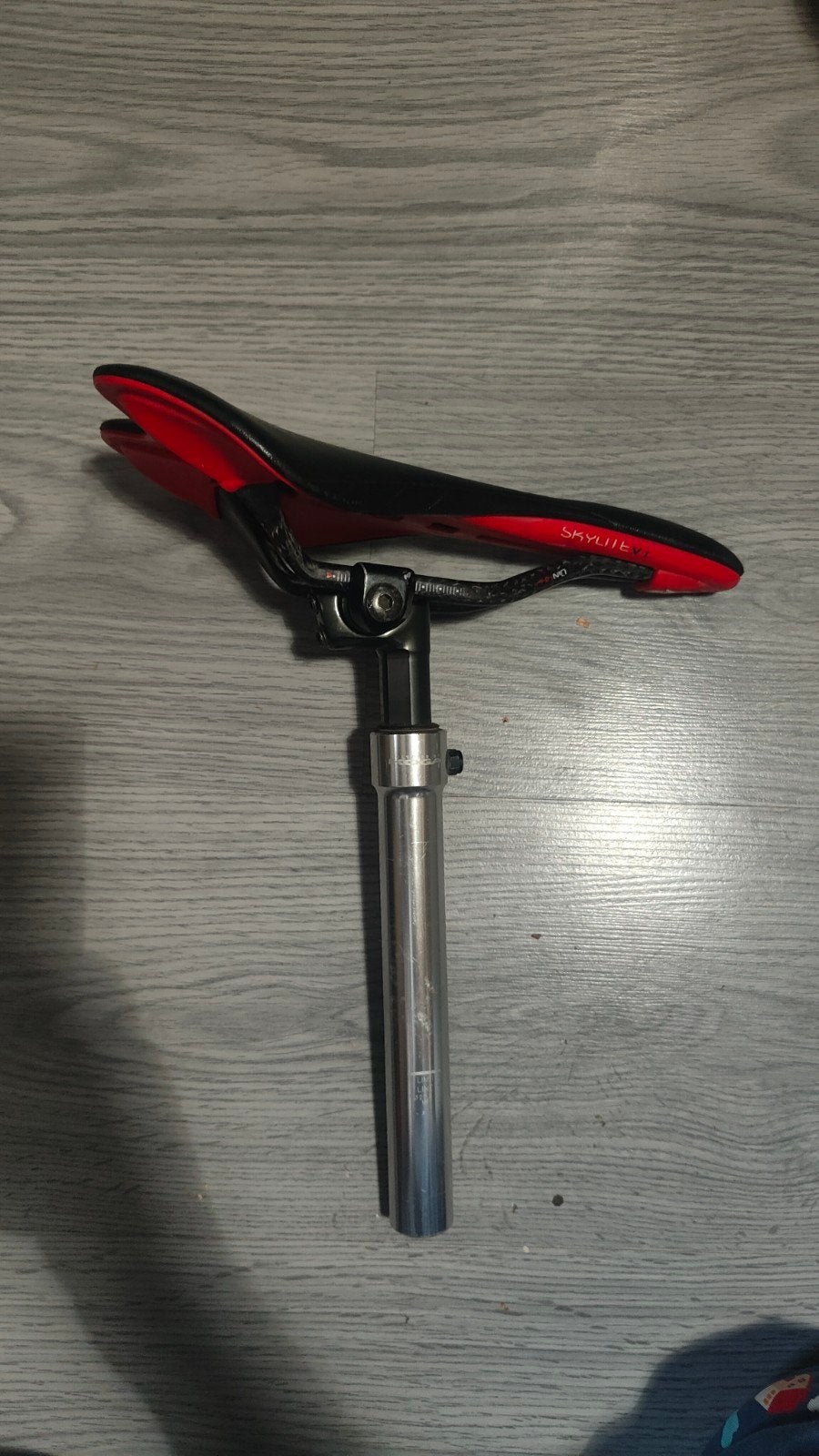 Selle velo Carbone Astute Skylite avec fourche Kogo., Vélos & Vélomoteurs, Enlèvement