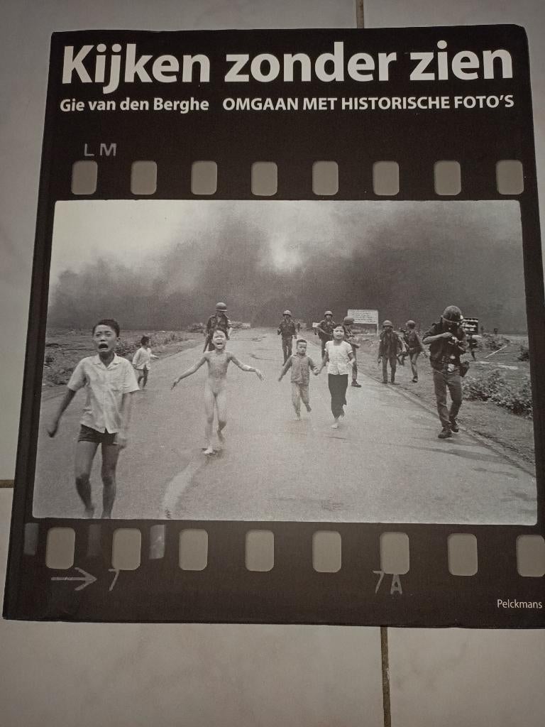 Kijken zonder zien. Gie van den Berghe, Ophalen, Zo goed als nieuw