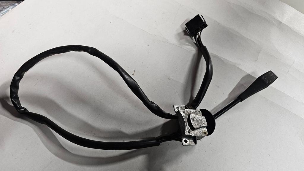 Ruitenwisser schakelaar zwarte stekker BMW 3 serie E21 13658, -, Origine de la pièce connue, Utilisé, -