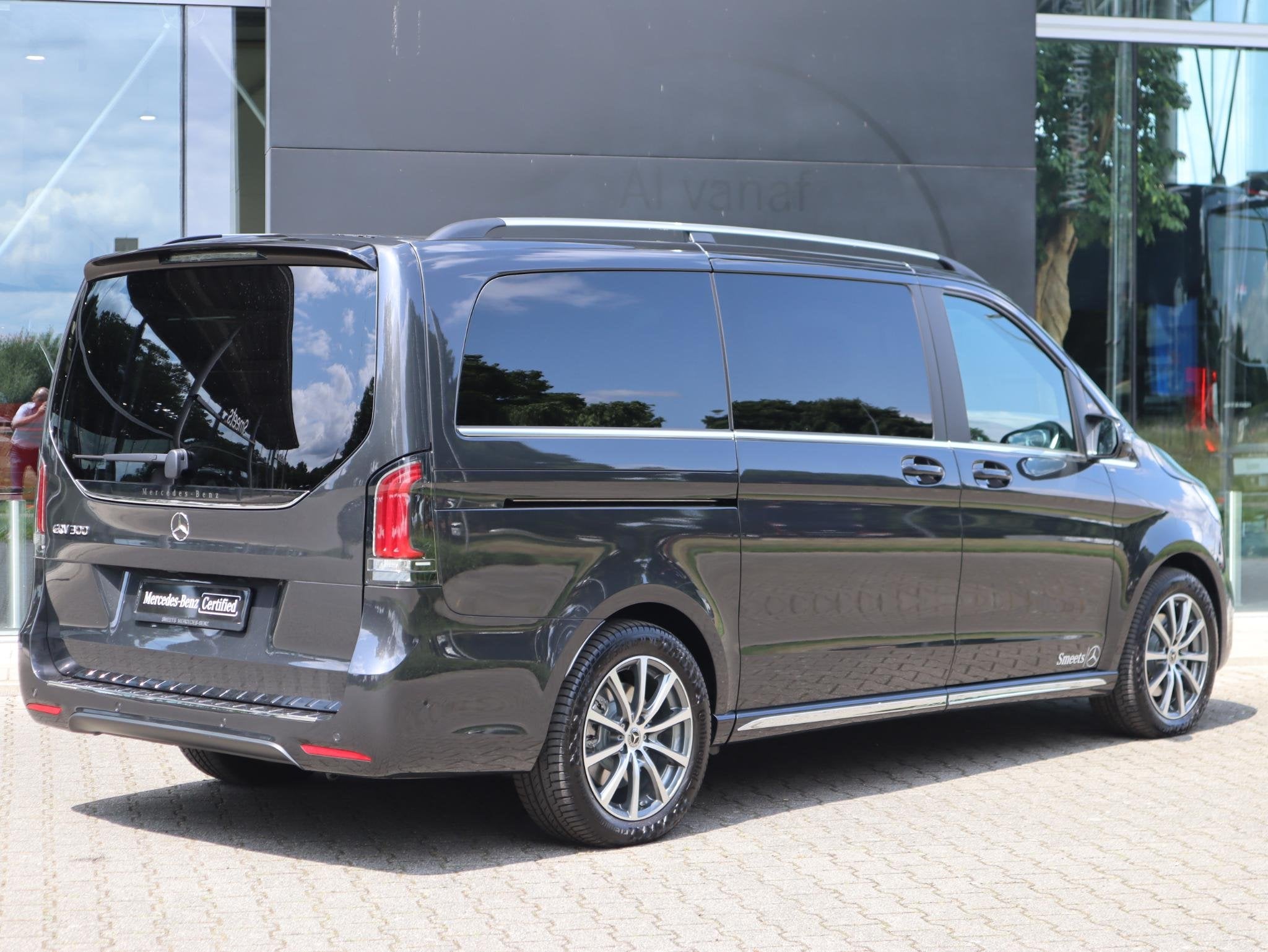 Mercedes-Benz EQV 300 L2 AVANT. 8 pers. (365km WLTP), Stof, Used 1. Bestelwagens met ervaring., Zwart, Sound system