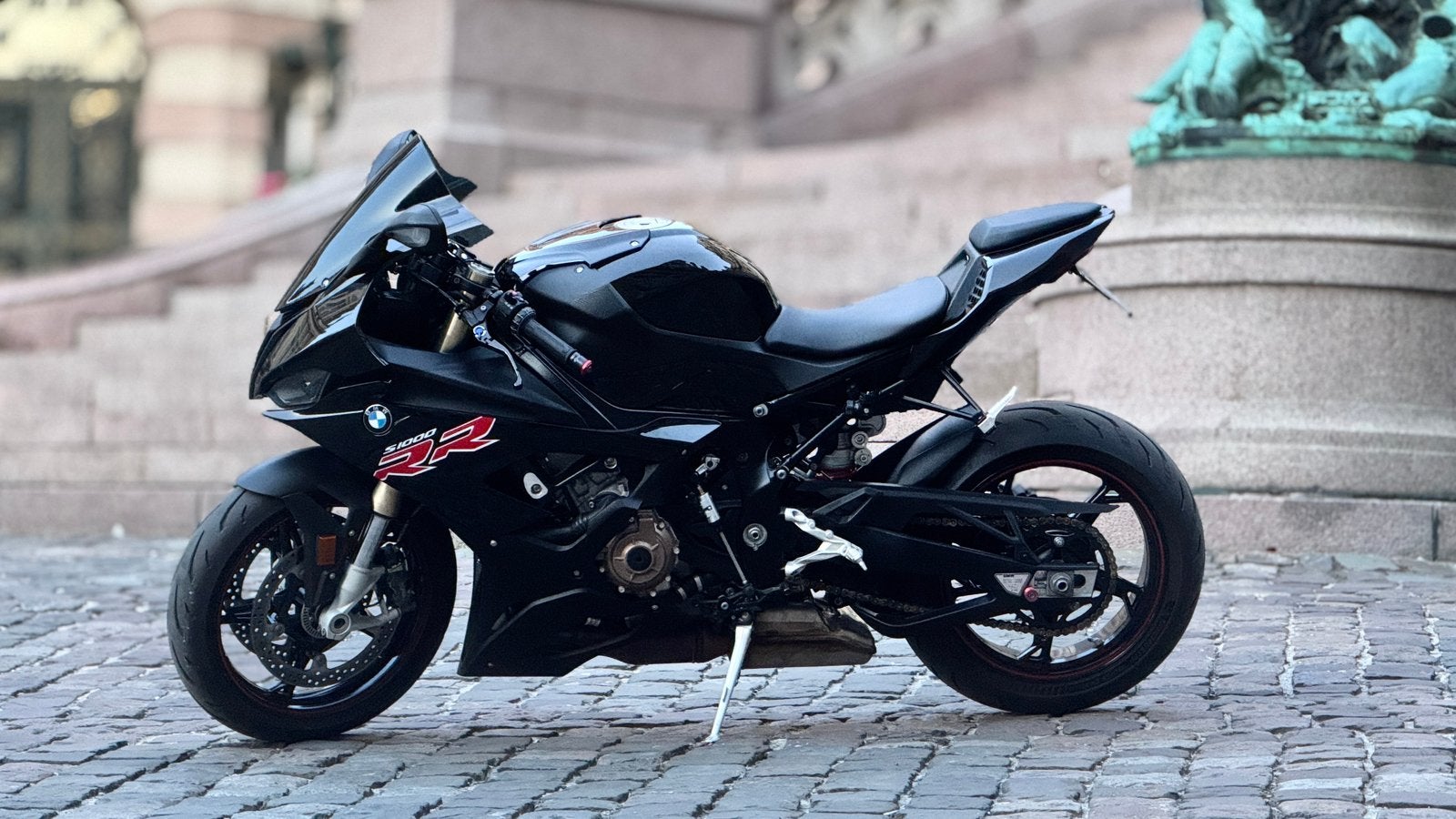 Bmw s1000rr akrapovic sur papied 75 kw, Particulier, ABS