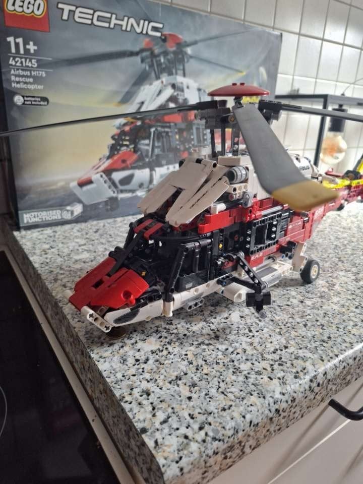 LEGO Technic 42145 Airbus H175 Hélicoptère de sauvetage comp, Enlèvement, Comme neuf, Hélicoptère