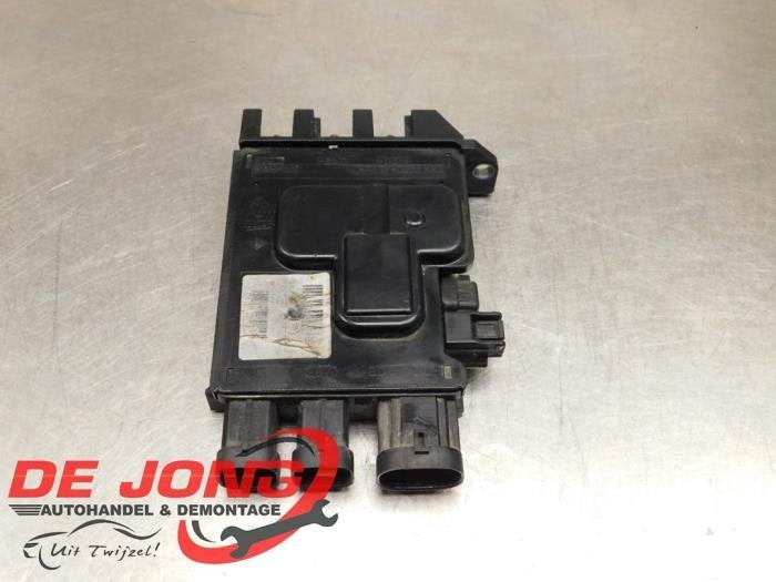 Régulateur de tension d'un Opel Vivaro, -, Opel, 3 mois de garantie, Utilisé